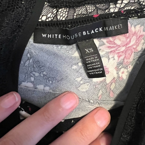 White House Black Market Black Flower Tank Top Under Ruffled Lace Tank Top Sz XS - Picture 9 of 9